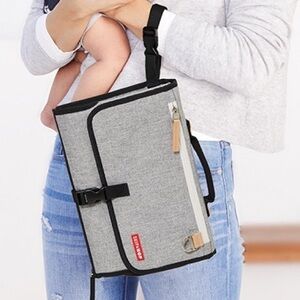 Skip hop 2 in 1 changing station gray melange NWT